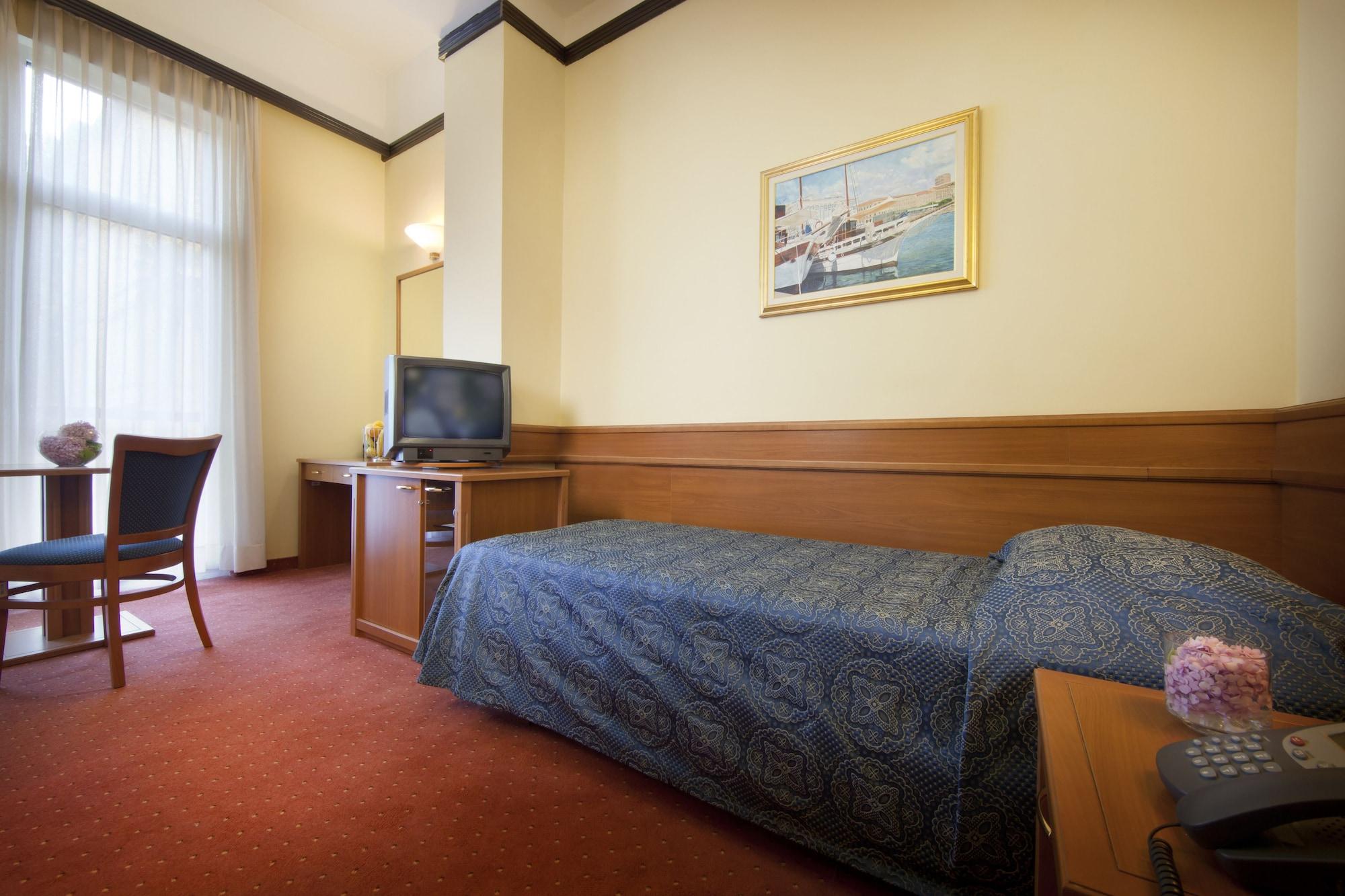 Hotel Kristal - Liburnia Opatija Dış mekan fotoğraf
