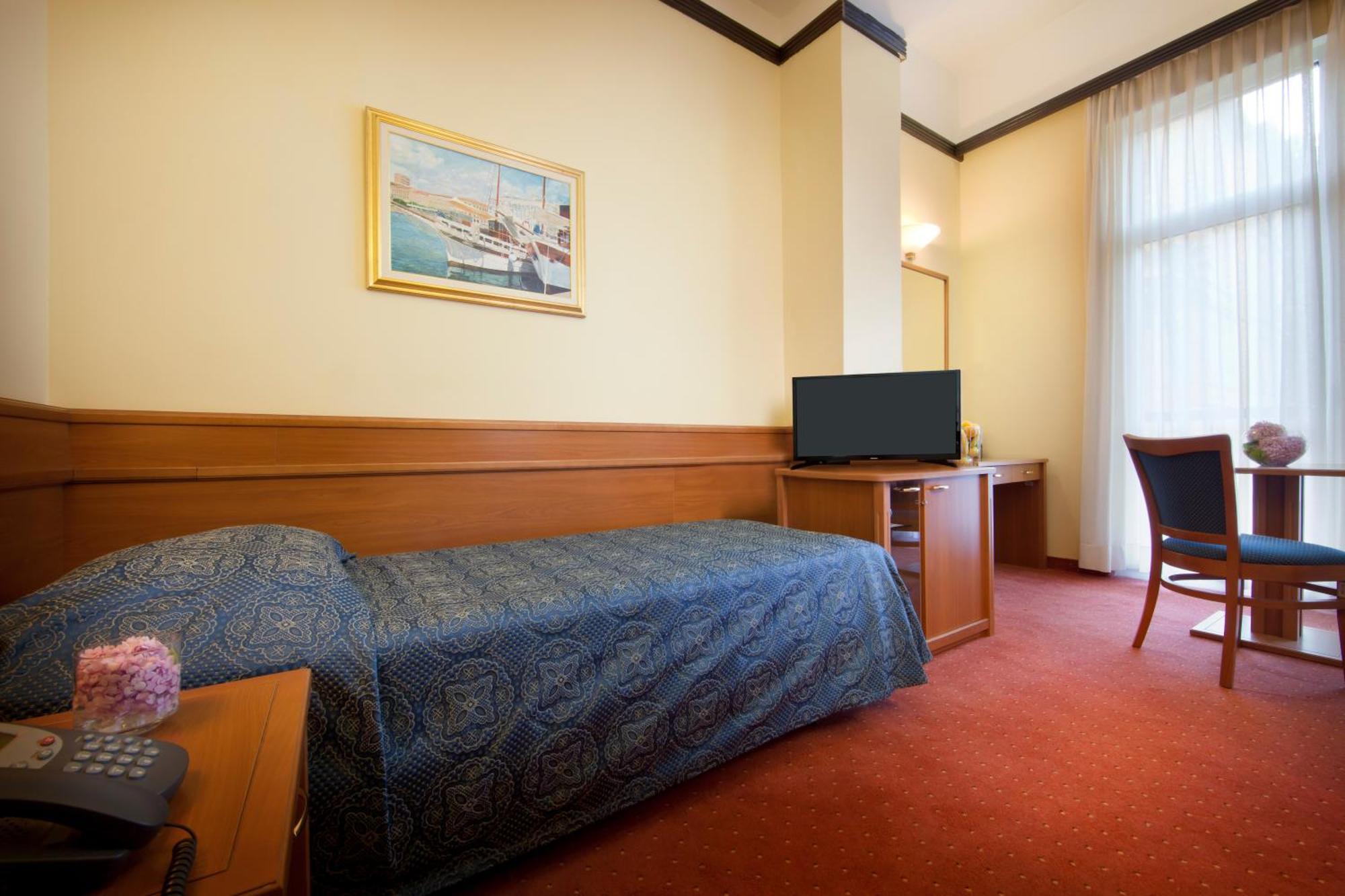 Hotel Kristal - Liburnia Opatija Dış mekan fotoğraf